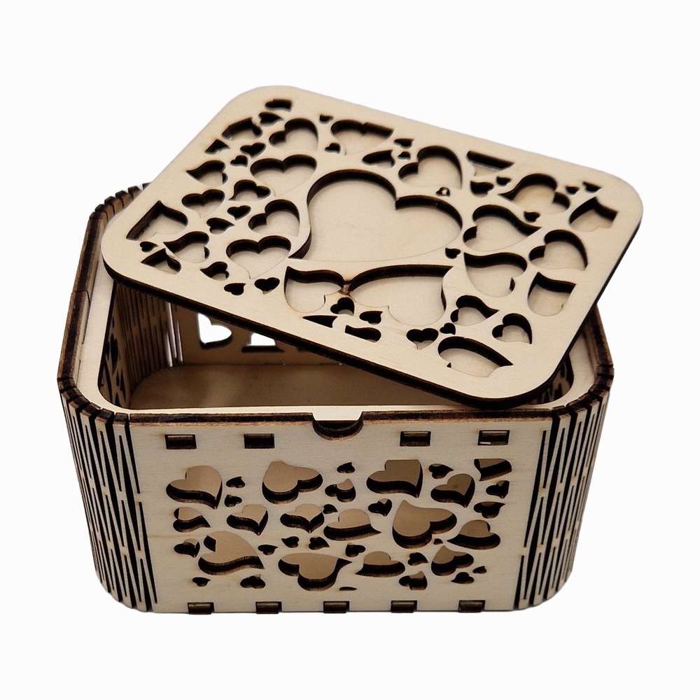 Holzbox mit Herzchenmuster (Ansicht 3)