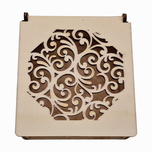 Holzbox mit Ornamentkreis
