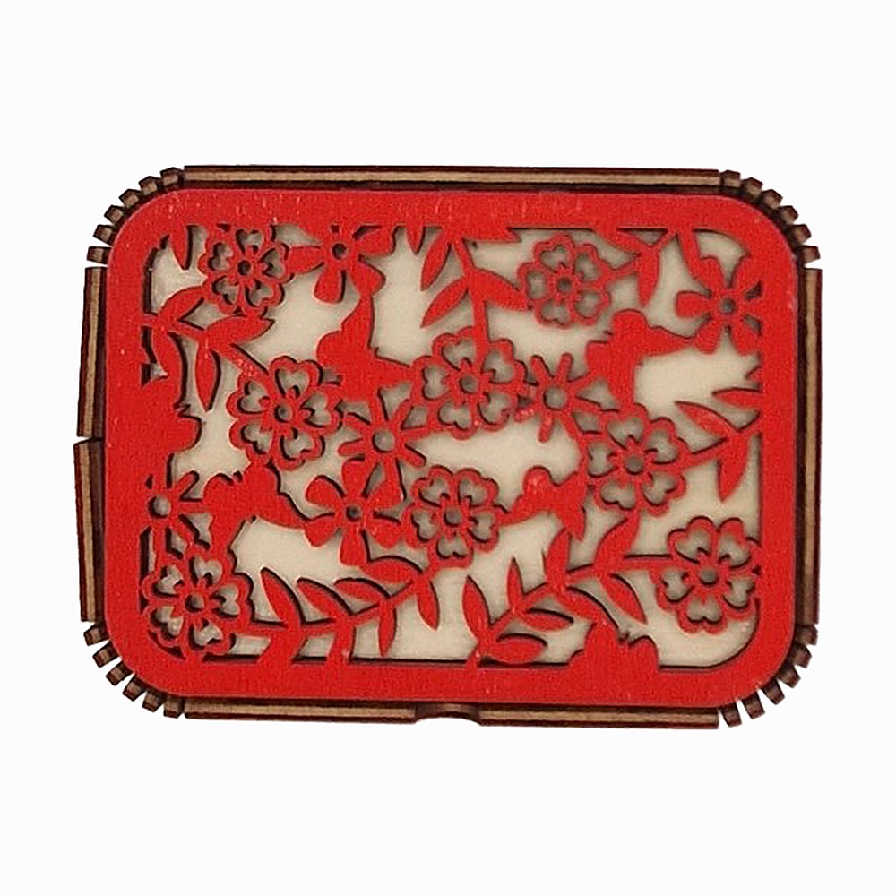 Holzbox rot mit Herzmuster (Ansicht 3)
